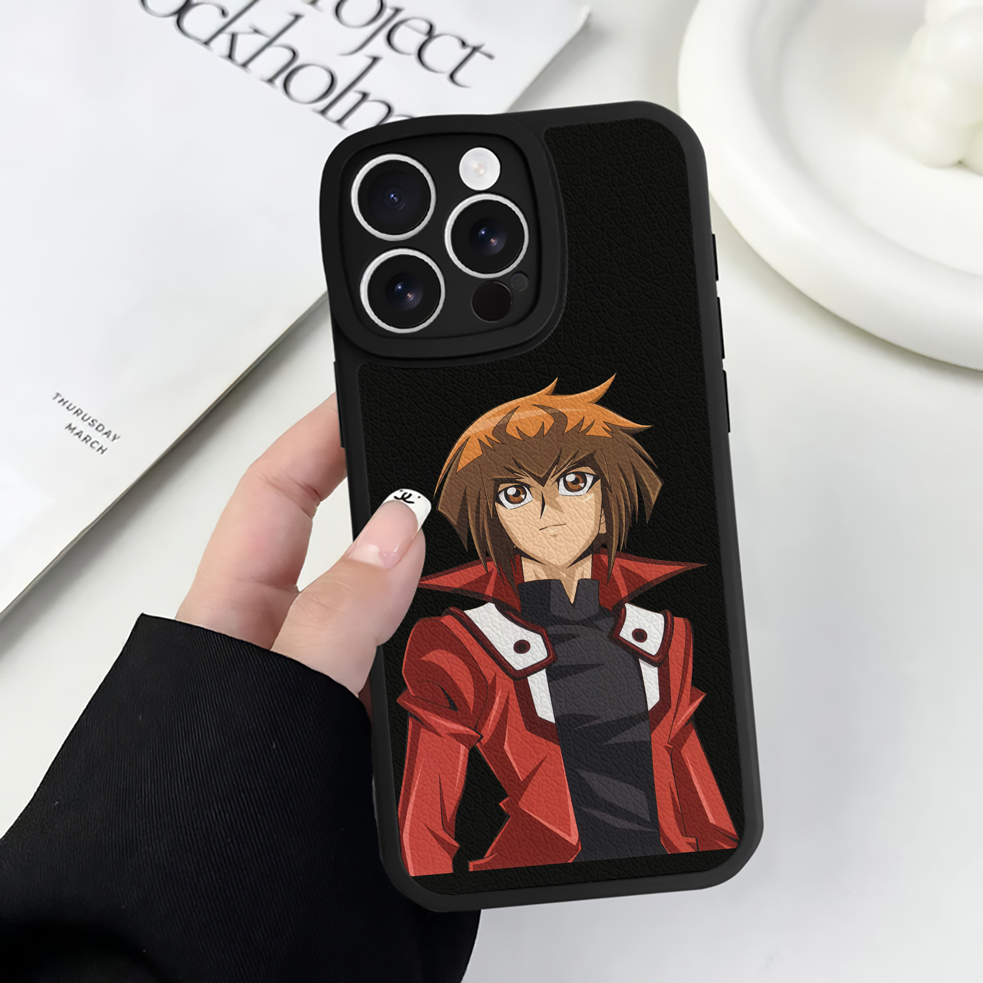（画像用） 遊☆戯☆王 Yu-Gi-Oh! 【iPhone 16シリーズ対応】シリコンスマホケース（レザー調） 材質：シリコン